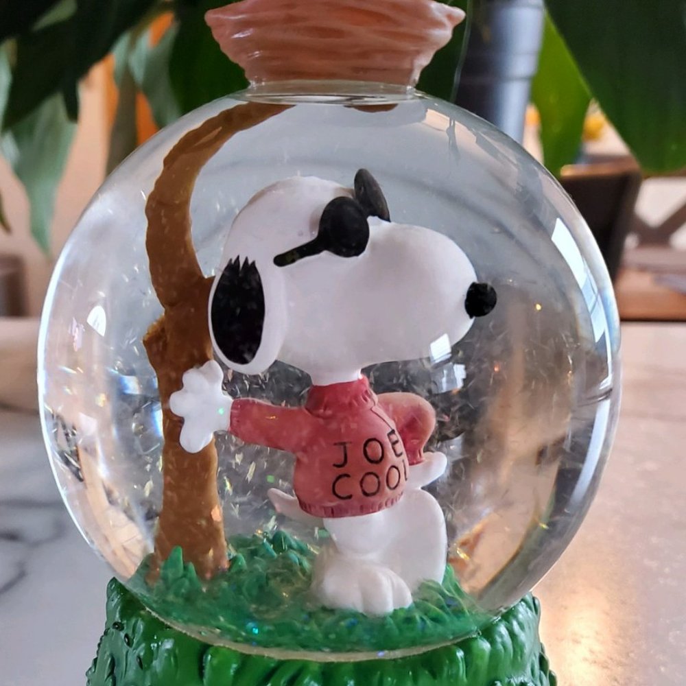 Vintage Snoopy and Woodstock Birds Snowglobe - Picture 7 of 17